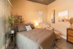Historic Hotel Antler Loft Apartment - 1 BD/1BA - Fully Furnished! - Image 3