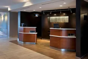 Convenient Stay, Superb Location! Pet-friendly Accommodation, Indoor Pool! - Image 4