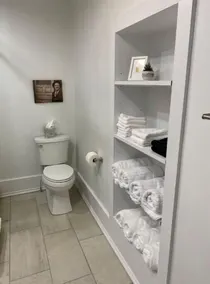 Historic 2-Bedroom in Downtown - Image 3