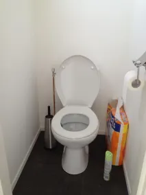 Chalet complet et luxueux pour 6 personnes dans un parc de vacances sur la côte avec WiFi gratuit - Image 3