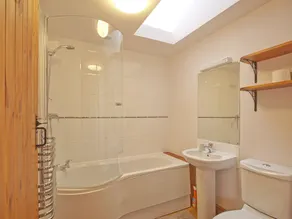 1 bedroom accommodation in Okehampton - Image 3