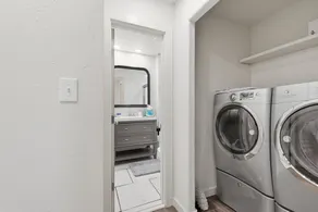 Modern Farmhouse 3BR Tulsa Oasis home - Image 3