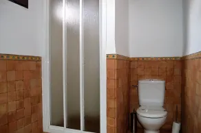 2 bedroom apartment - Image 5
