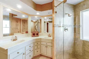 Oceanfront, 1er étage (inférieur), entièrement mis à jour, luxueux 3-BR, 3-Bath Condominium - Image 4