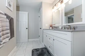 Spacious Updated Home within Minutes to Shopping & Restaurants! - Image 2
