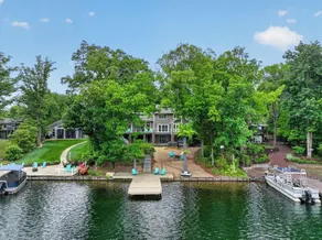 Beautiful, spacious, lakefront home large lot, firepit, hot tub, and more  - Image 5