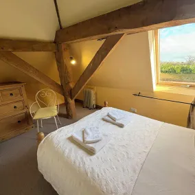 Spacious converted barn perfect for families! - Image 3