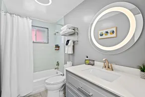 Near Chicago&O’Hare/King Bed/WiFi+Game room - Image 3