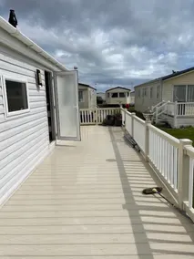 M672 - 6 Berth Luxury Lodge with veranda - Image 4
