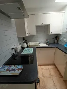 1 Bed Cottage - Sleeps 2 - Parking - WIfi - Image 5