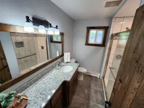 Luxurious remodel near historic downtown Hudson! - Image 4