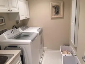 Breath Taking  4 Bedoom 3 Bathroom Spacious Duplex - Image 2
