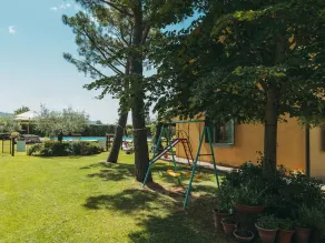 Farmhouse with private terrace, garden and pool, overlooking the town of Cortona - Image 2