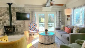 Stonington Borough  2 bed, 2 bath, Sleeps 6, close to beach, Fire place, pets - Image 4