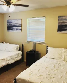 \"WELCOME TO ARTHUR’S PLACE! IDEAL FOR LARGE GROUPS AND PET FRIENDLY.\"  - Image 5