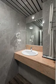 Hotel VIP Executive Barcelona - Image 3