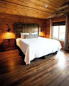 Sunrise Point Treehouse - Starlight Haven - Image 4
