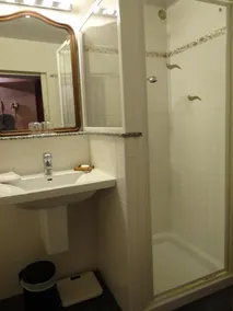 Spacious air-conditioned gîte for 2 to 4 people - Image 2