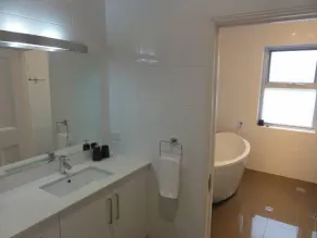 Cheltenham House: 3 bedroom, 2 bathroom renovated villa - Image 2