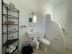 Charming 3-bed House in Exclusive Delfini Bay - Image 3