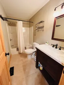 Charming Country Lodge with Modern Amenities - Image 2