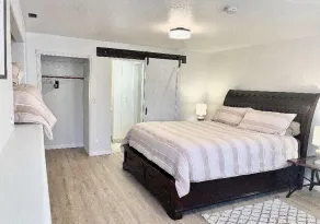 New, Centrally Located guest house with Modern Amenities and Private Hot Tub - Image 5