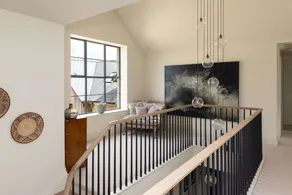 Chic Harbour Retreat for 10 With Pool - Image 2