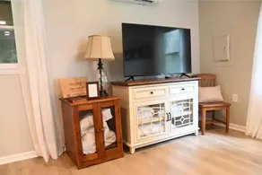 Patriot Point B, an inviting studio apartment - Image 2