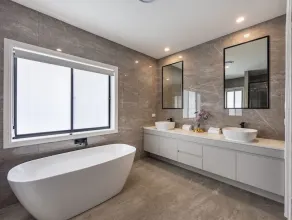 Modern Elegance Spacious 5BR Retreat in Rochedale - Image 2