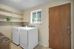 Large 2 bedroom home with HUGE Yard * Easy Access - Image 2