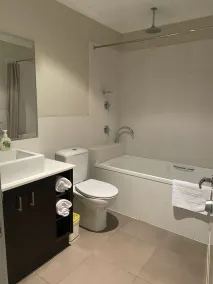 Cypress waterfront spa apartment - Image 5