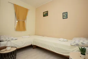 Charming new apartment,70 m to the beach, 8 people, WiFi,parking, terrace, BBQ - Image 5