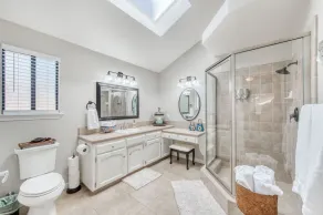 Casa Barrera Soothing 3-Bedroom Home in a North East Fresno! - Image 4