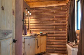Cozy Horny Toad Log Cabin - Image 2
