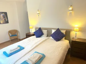 Vue sur la mer!!!! WIFI, 5x A / C, immense piscine, ambiance intime, immense (toit) terrasse (s) !!! - Image 4