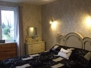 Tranquil, Farmhouse sleeps 6 comfortably, with private large swimming pool - Image 3