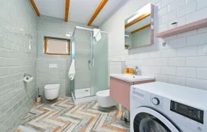 Beautiful Home In Lonjica With Wifi - Image 3