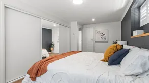 Renovated 3BR apartment with pool, WiFi, air-con & linen included, walking distance to beaches - Image 5