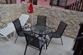 Holiday apartment with terrace and air conditioning - Image 5