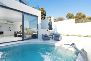 White Cliff Luxury Suites - Image 3