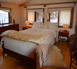 Mountain River Chalet Romantique - Image 4