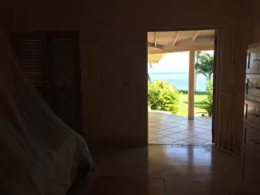 Private seaside villa with pool - Image 5