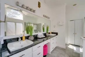 Near Joe Pool Lake! Luxe Getaway w/ Shared Pool - Image 3