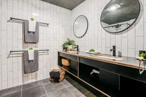 Joshi’s - Industrial style dog & kid friendly guesthouse - Image 4