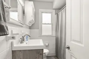 Great Location! Cozy Home with Huge Backyard - Image 3