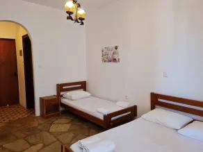 Cosy 1-Bed Studio in Andros - Image 3