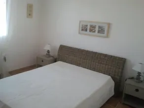 Hus med have og privat pool - Image 3
