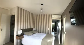 3-bedroom apartment in luxury beachfront residence with pool - Image 4