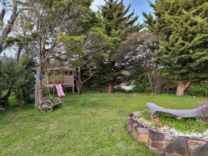 Relaxed open plan beachside retreat/ 10% disc 7 nights/ Linen/ Dogs/Just listed - Image 2