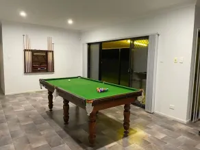 Cheerful 4-bedroom Acreage Holiday Home - Image 3